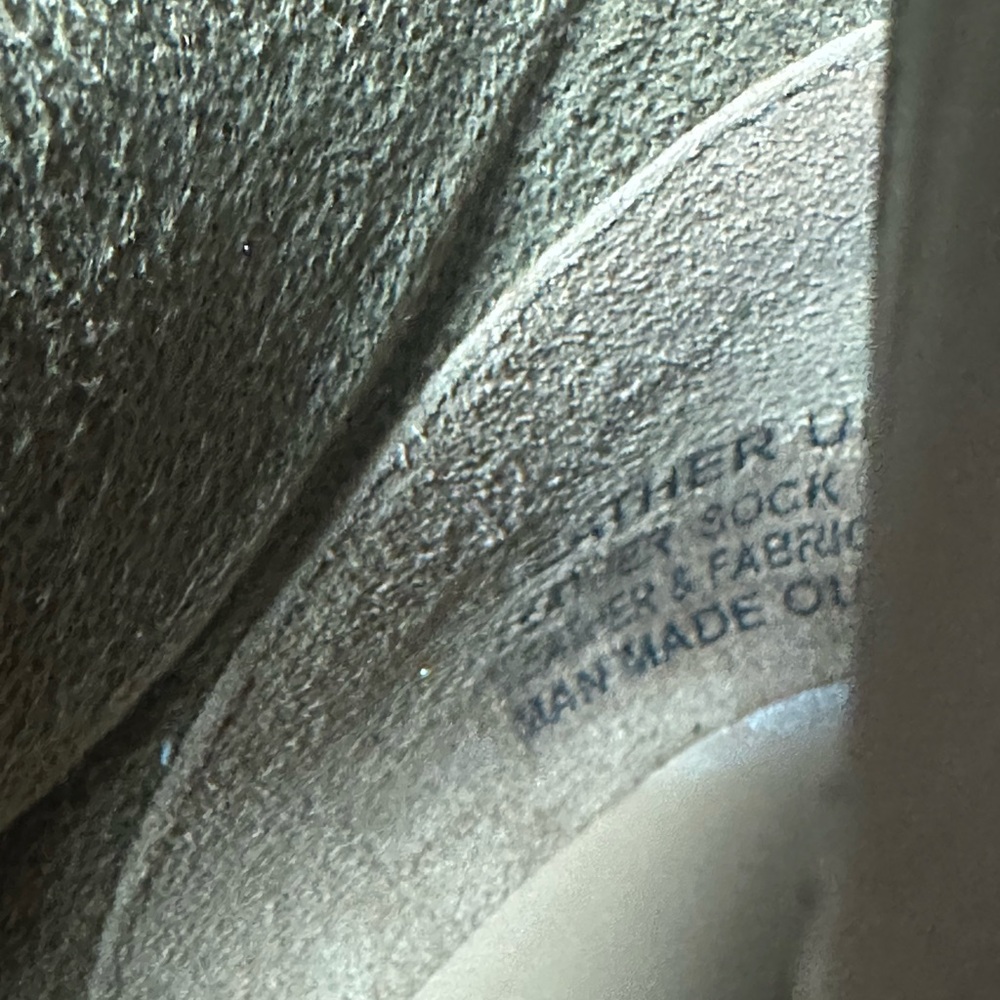 NWOT Seychelles Tan Ankle Leather Boots with Gold Star Details - Picture 7 of 9